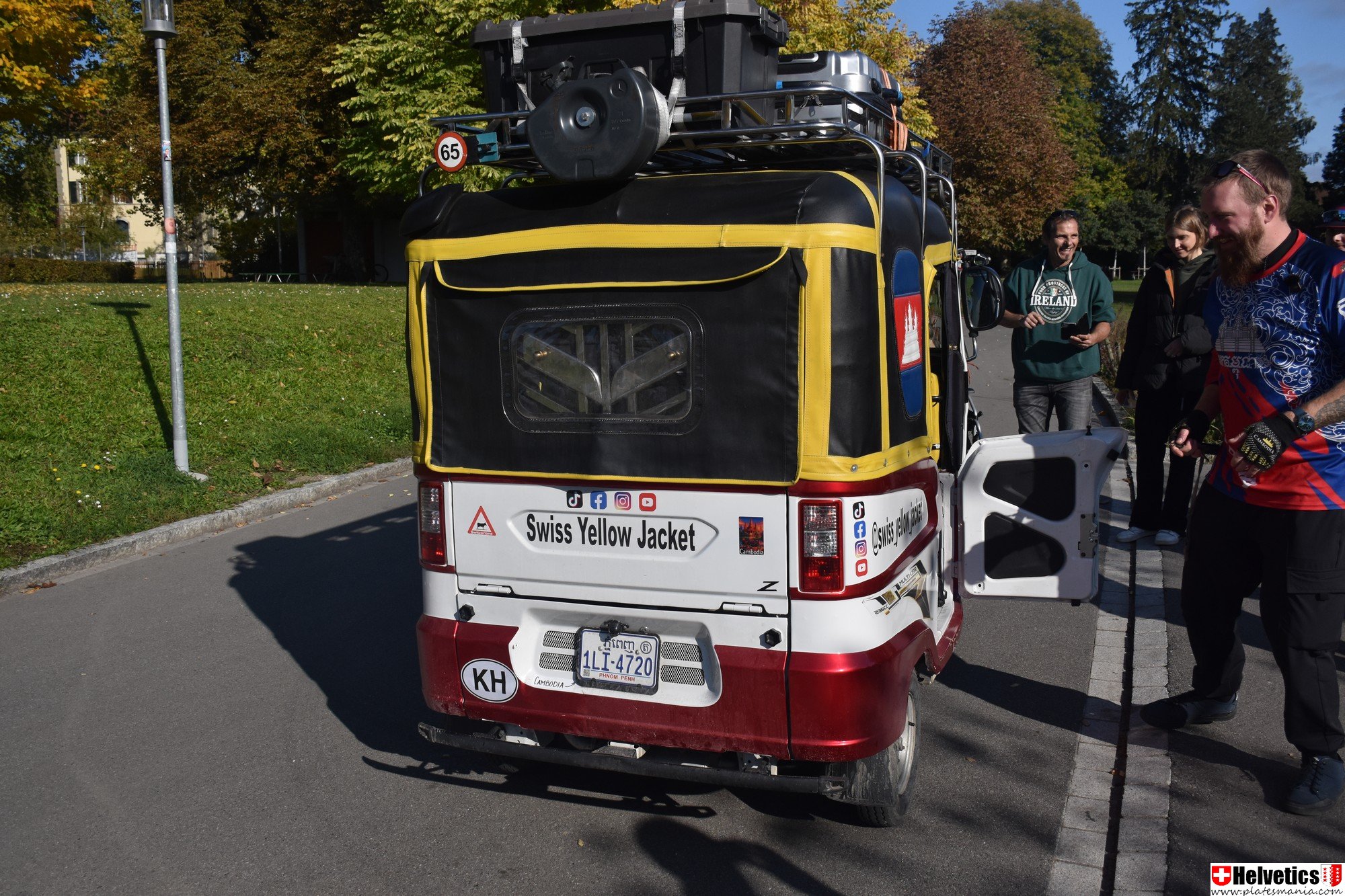 1LI-4720, Bajaj Maxima 