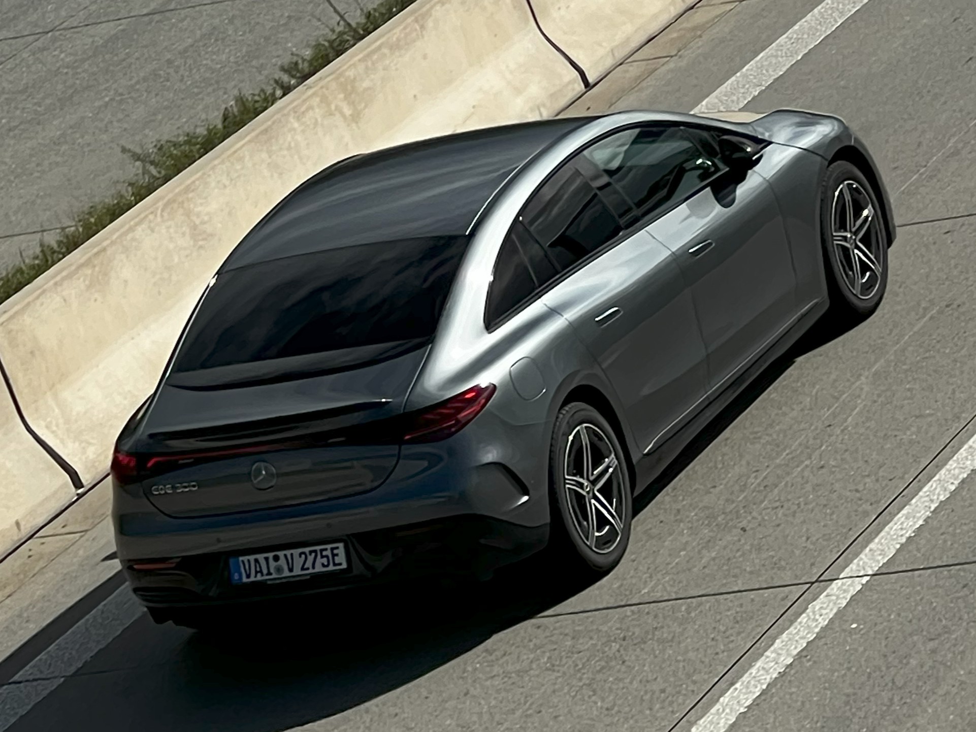 VAI V 275 E, Mercedes-Benz EQE 1st gen Sedan (V295), 2021–