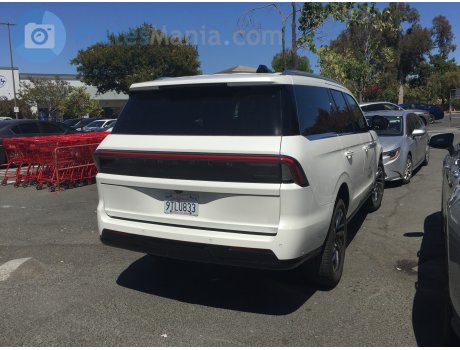 9TLU833, Lincoln Navigator