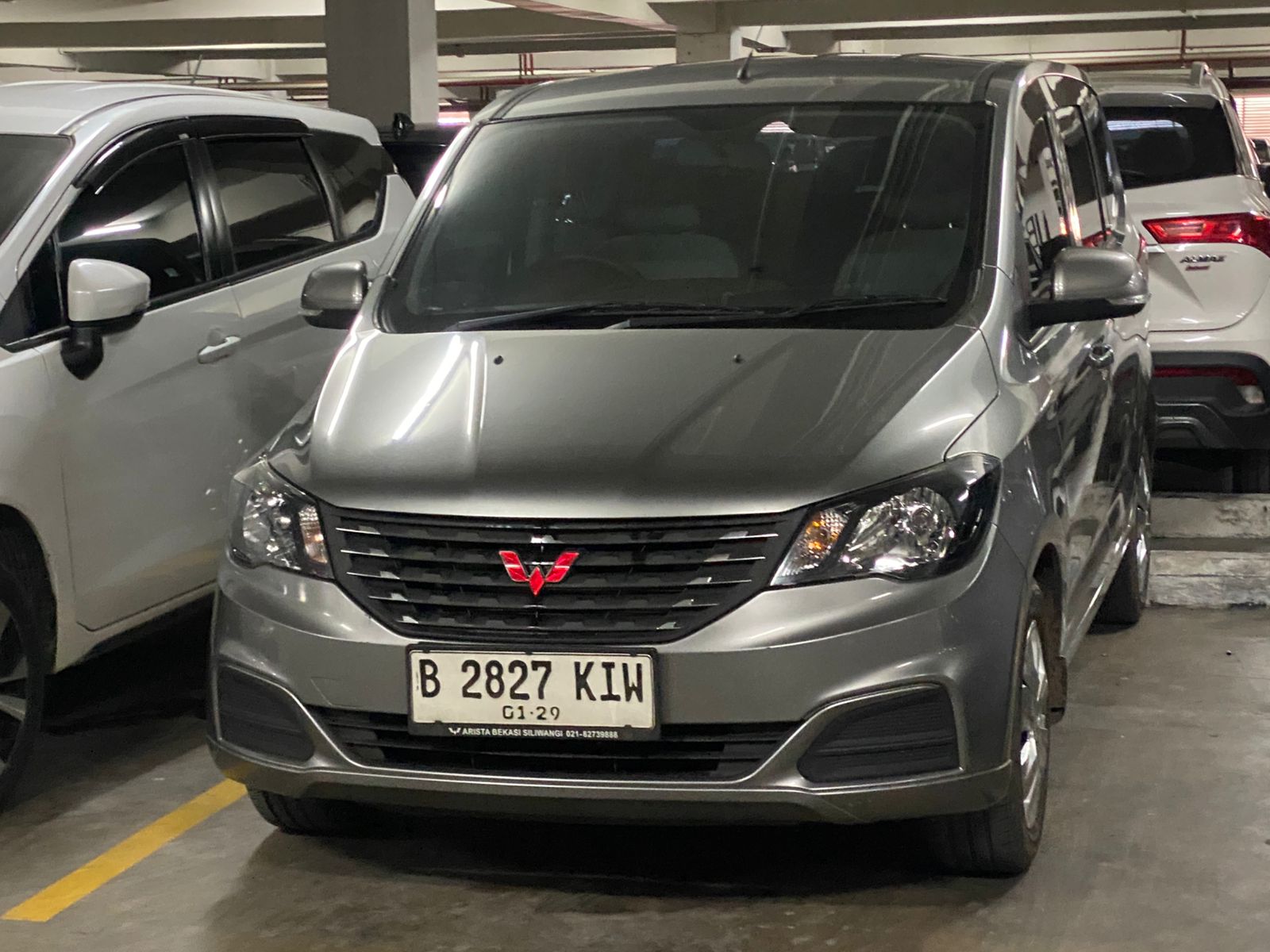 B 2827 KIW, Wuling Confero 