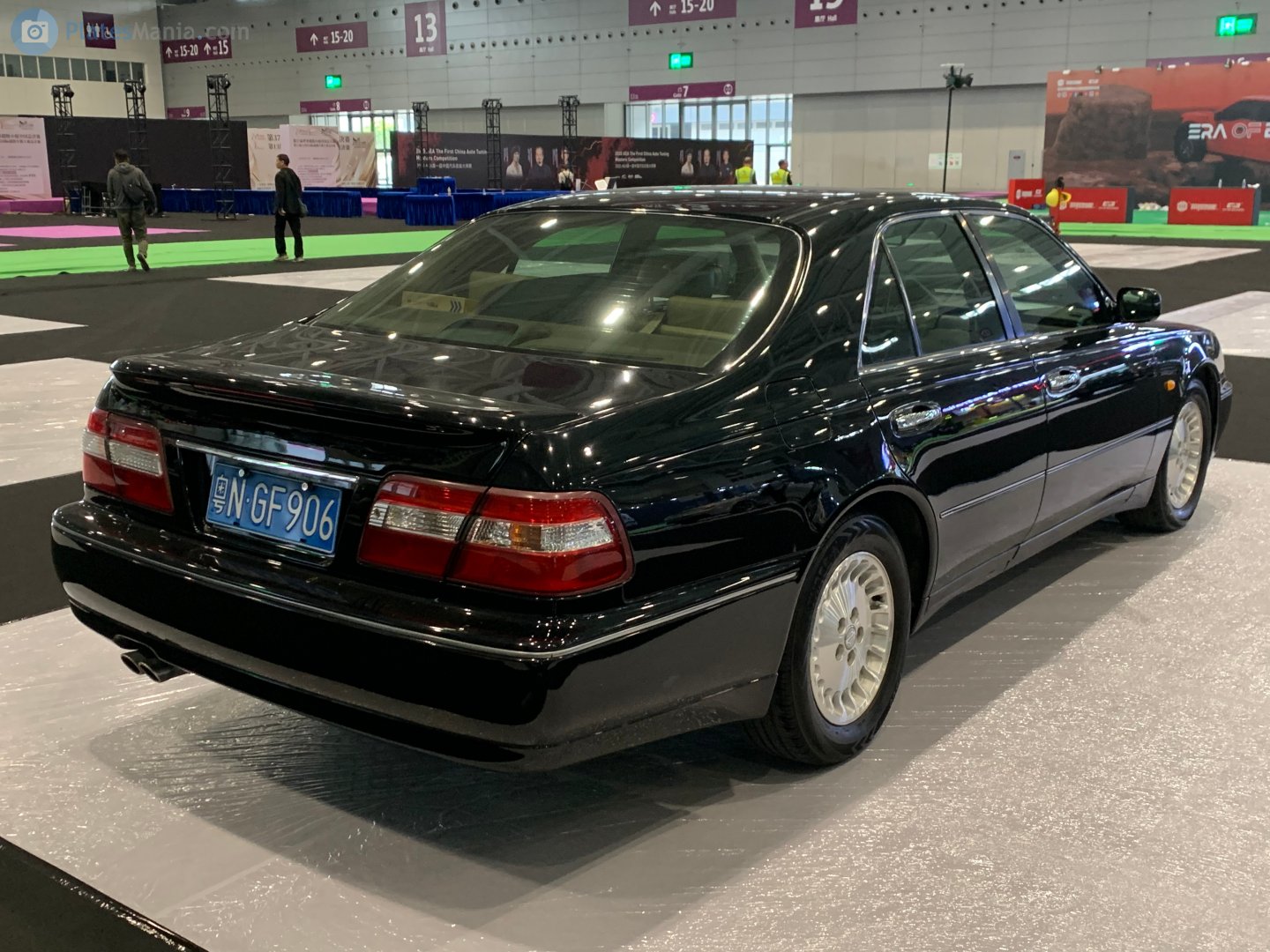 粤N·GF906, Infiniti Q45 2nd gen (Y33), 1996–2000