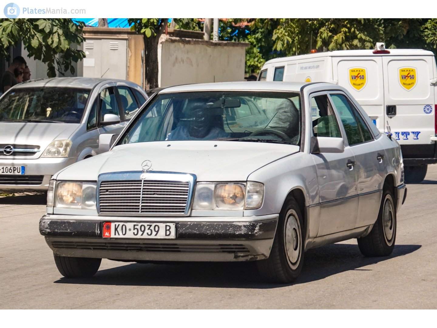 KO 5939 B, Mercedes-Benz E-Klasse 1st gen Sedan (W124), 1984­–1995