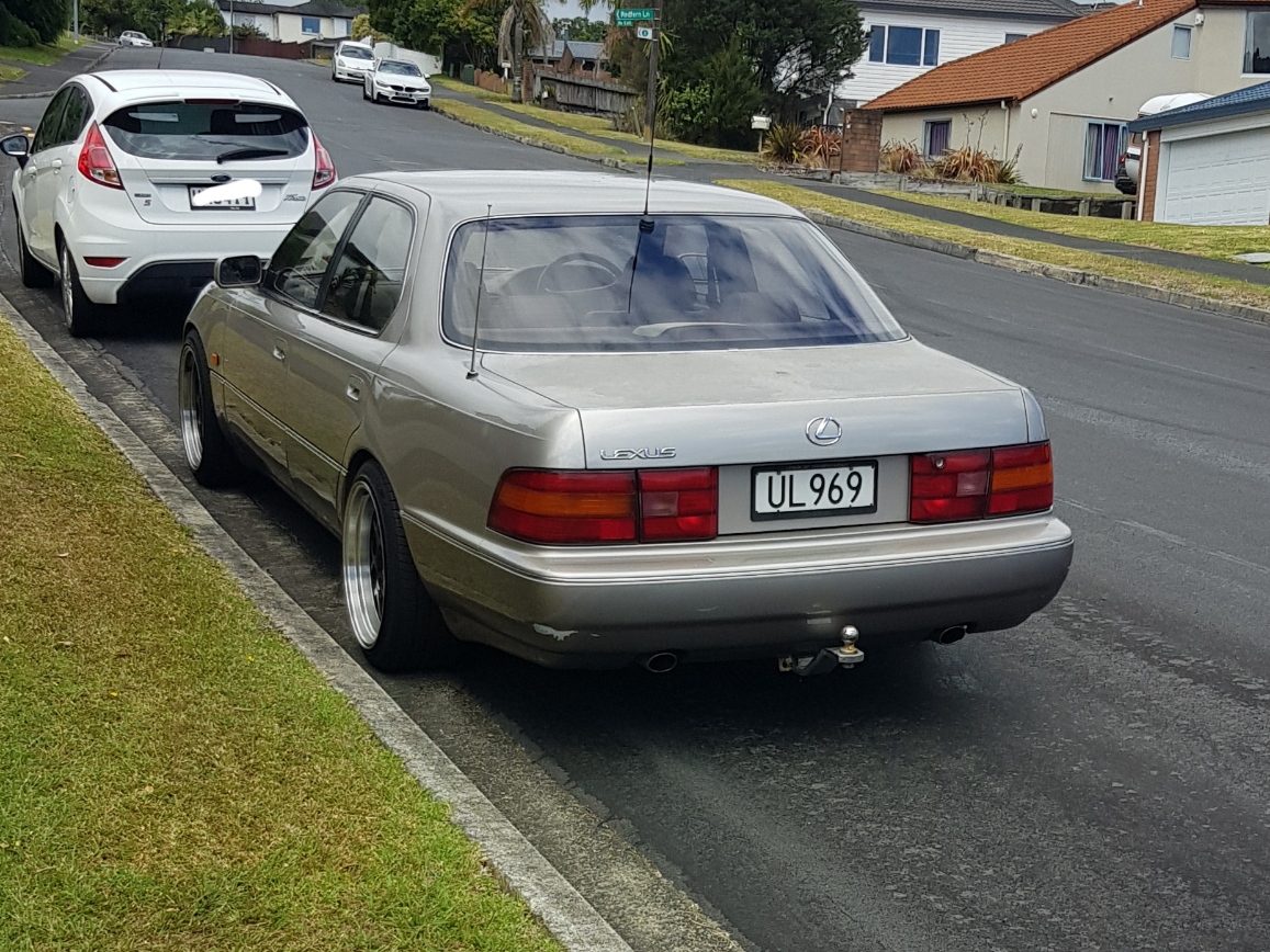 UL969, Lexus LS 1st gen (XF10), 1989–1994