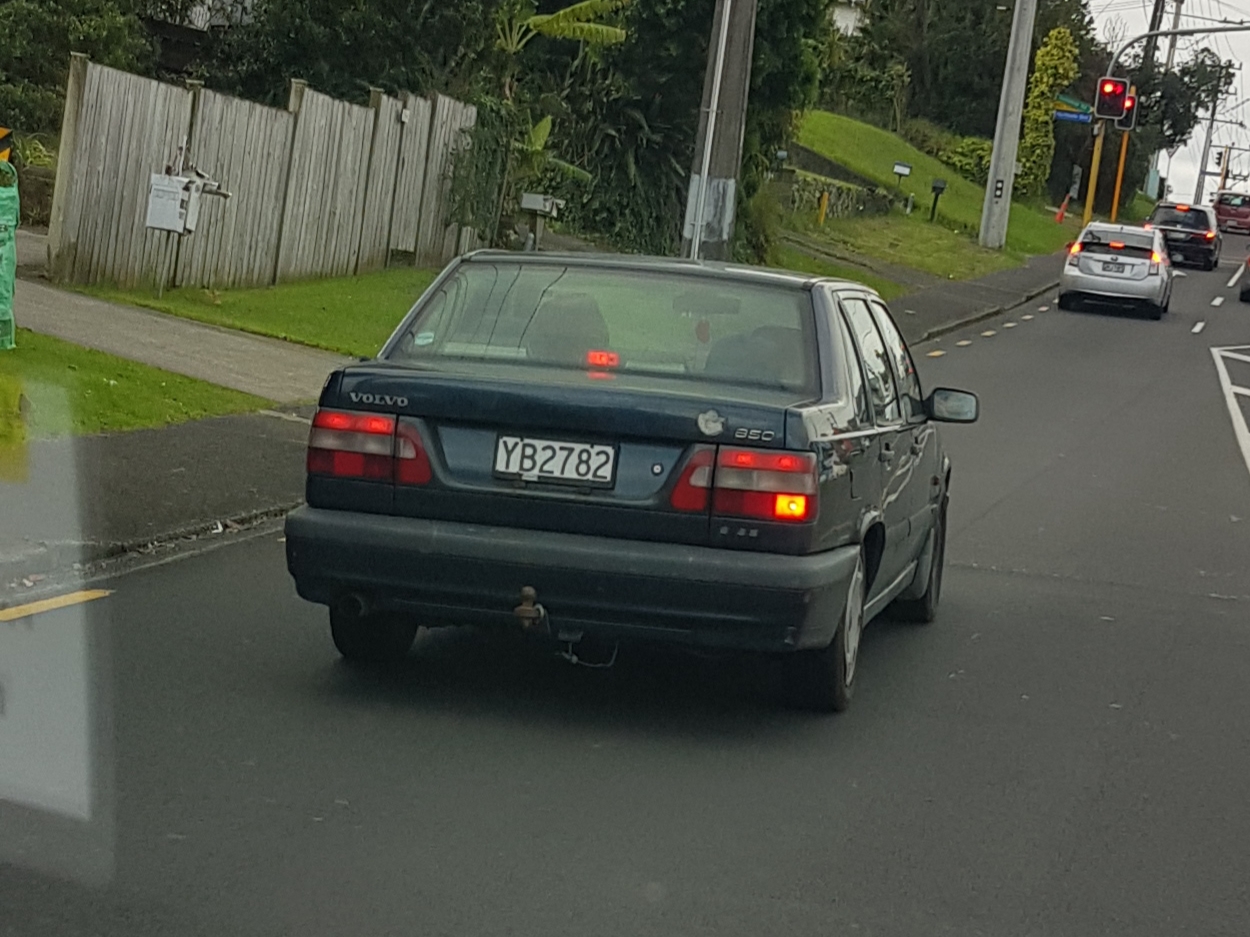 YB2782, Volvo 850 1st gen Sedan (854), facelift, 1994–1997