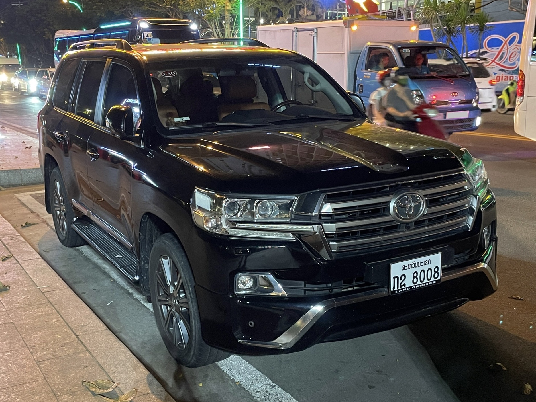 ກຂ 8008, Toyota Land Cruiser 200 (J200), 2nd facelift, 2015–2021