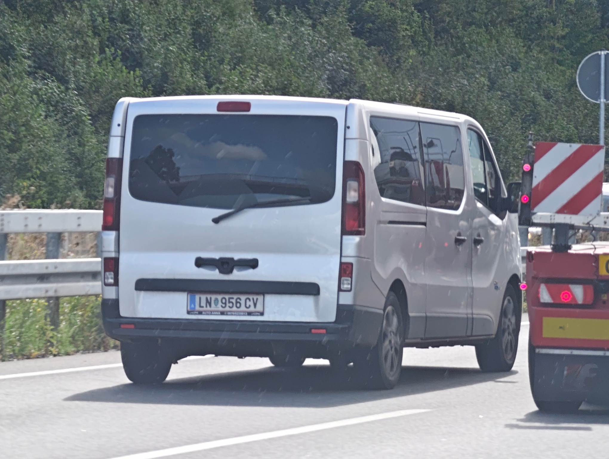 LN 956 CV, Renault Trafic 