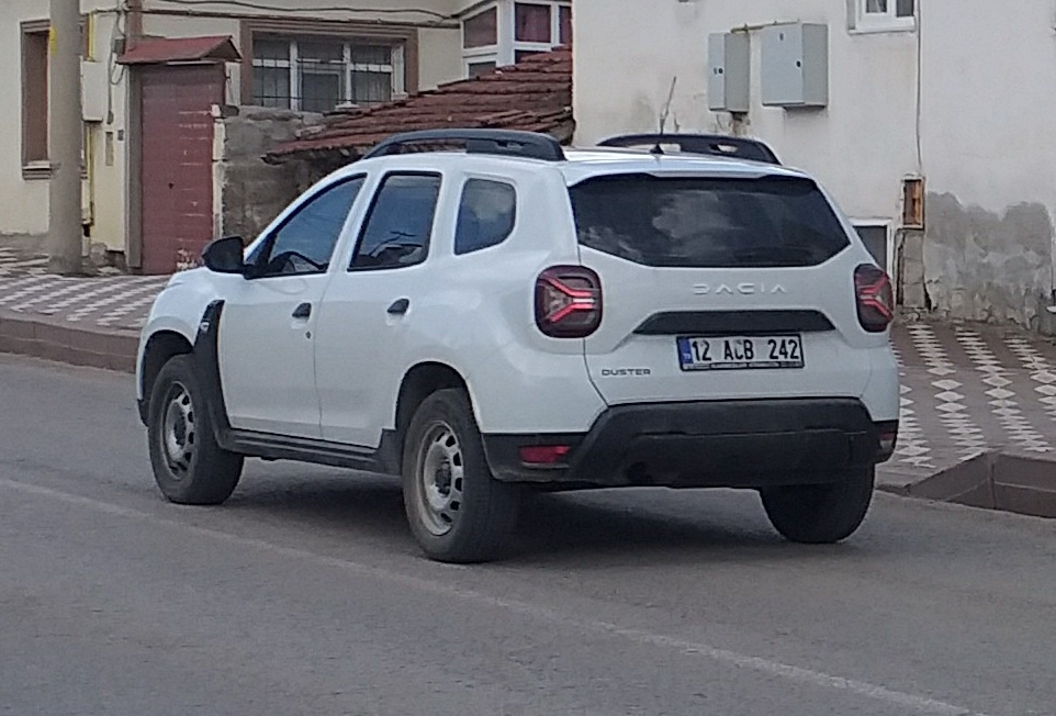 12 ACB 242, Dacia Duster 2nd gen SUV (HM/HJD), facelift, 2021–2024