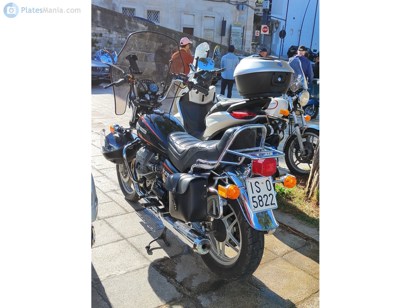 IS 05822, Moto Guzzi V65 