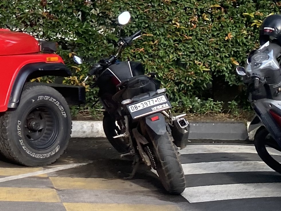 DB 3977 DC, Honda CB Series 