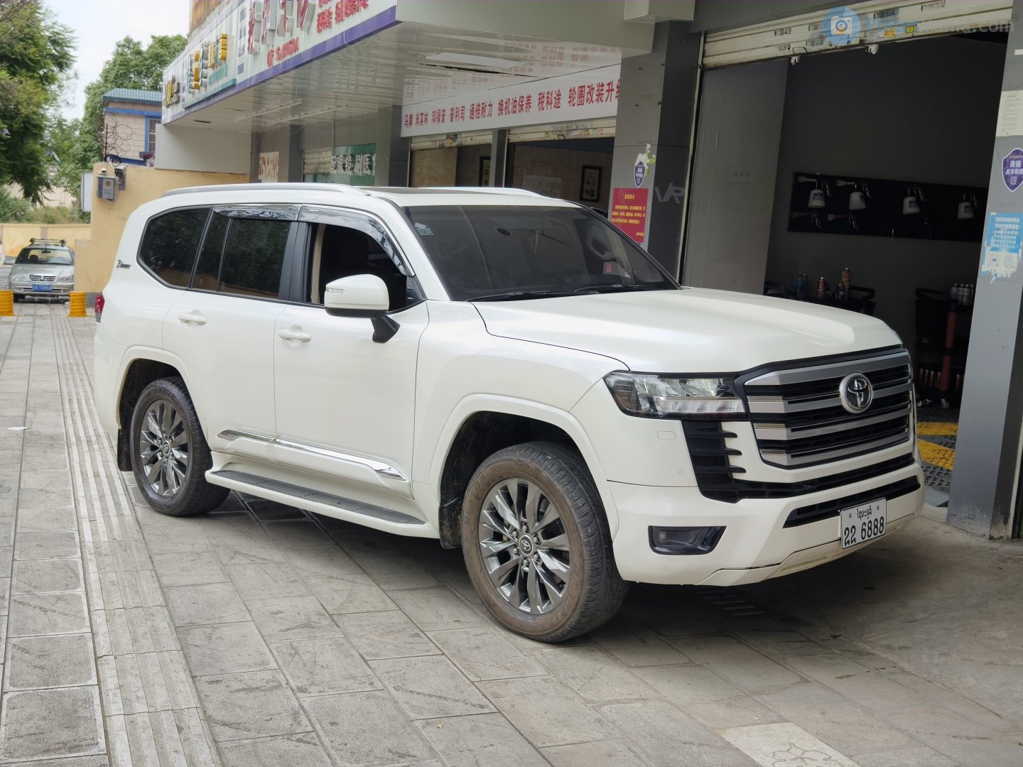 ຂຂ 6888, Toyota Land Cruiser 300 (J300), 2021–