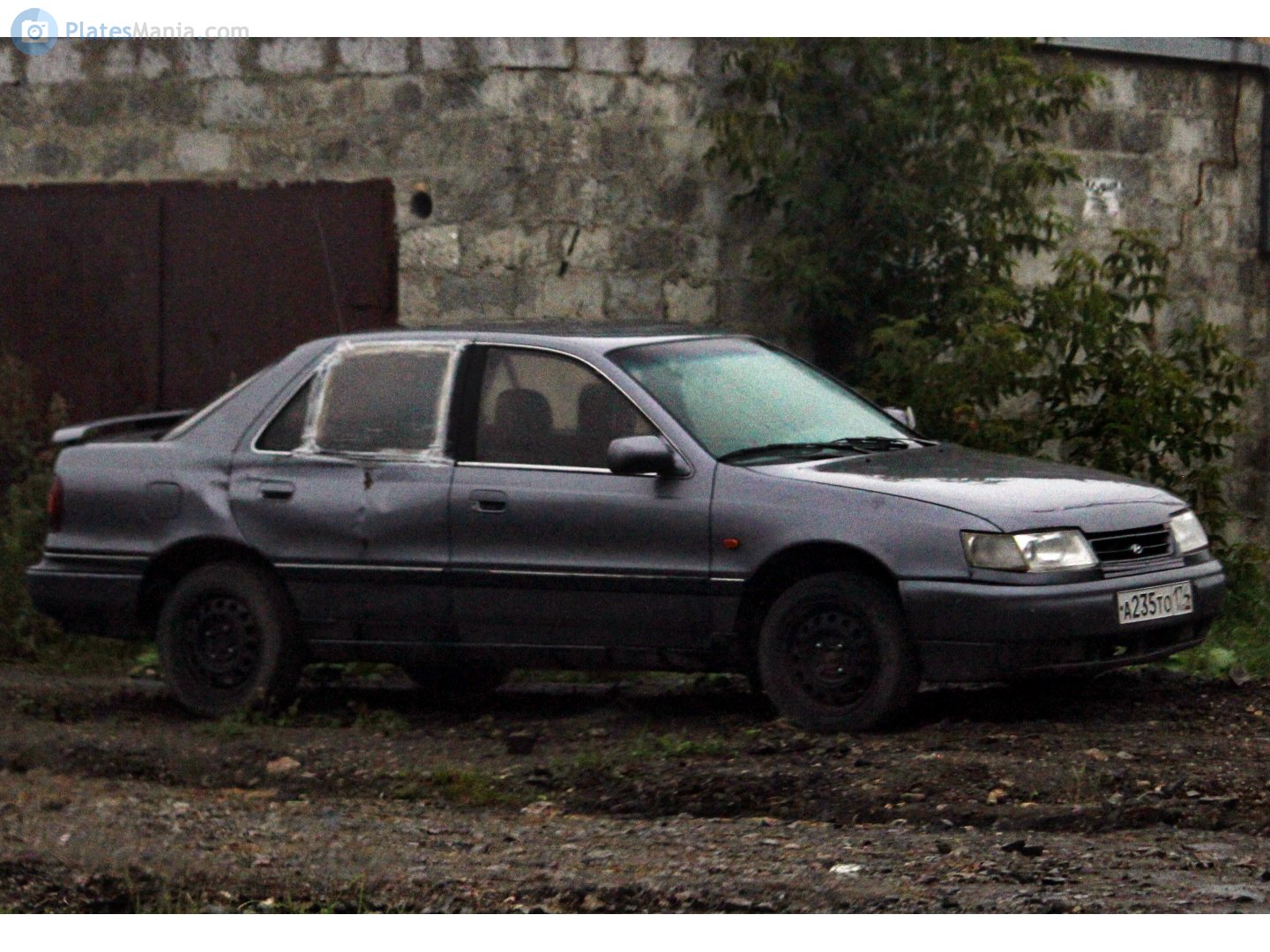 а 235 то 174, Hyundai Lantra 1st gen (J1), 1990–1993