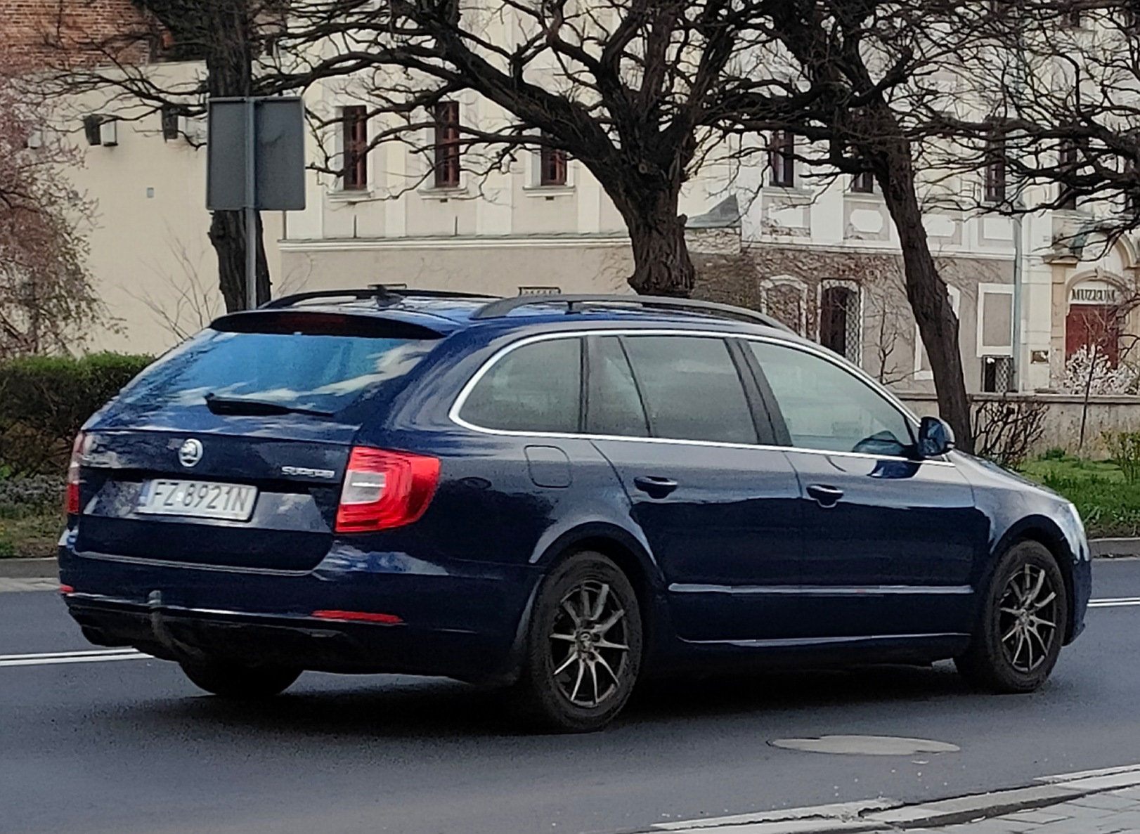 FZ 8921N, Skoda Superb 2nd gen Combi Outdoor (B6/3T5), facelift, 2014–2015