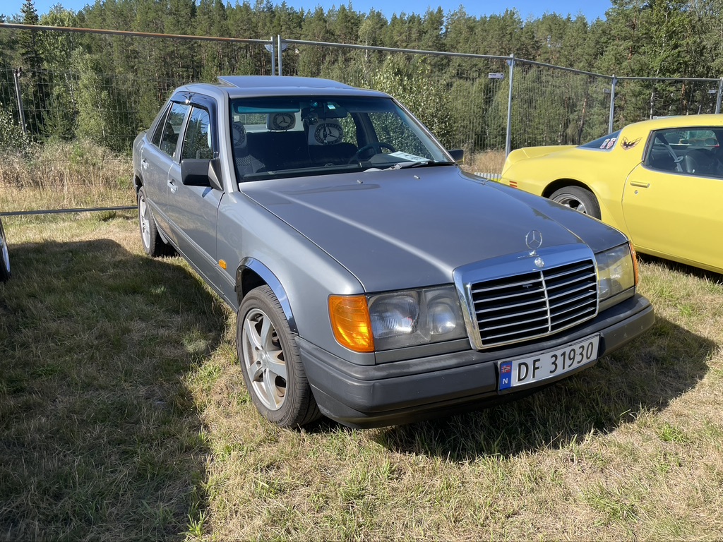 DF 31930, Mercedes-Benz E-Klasse 1st gen Sedan (W124), 1984­–1995