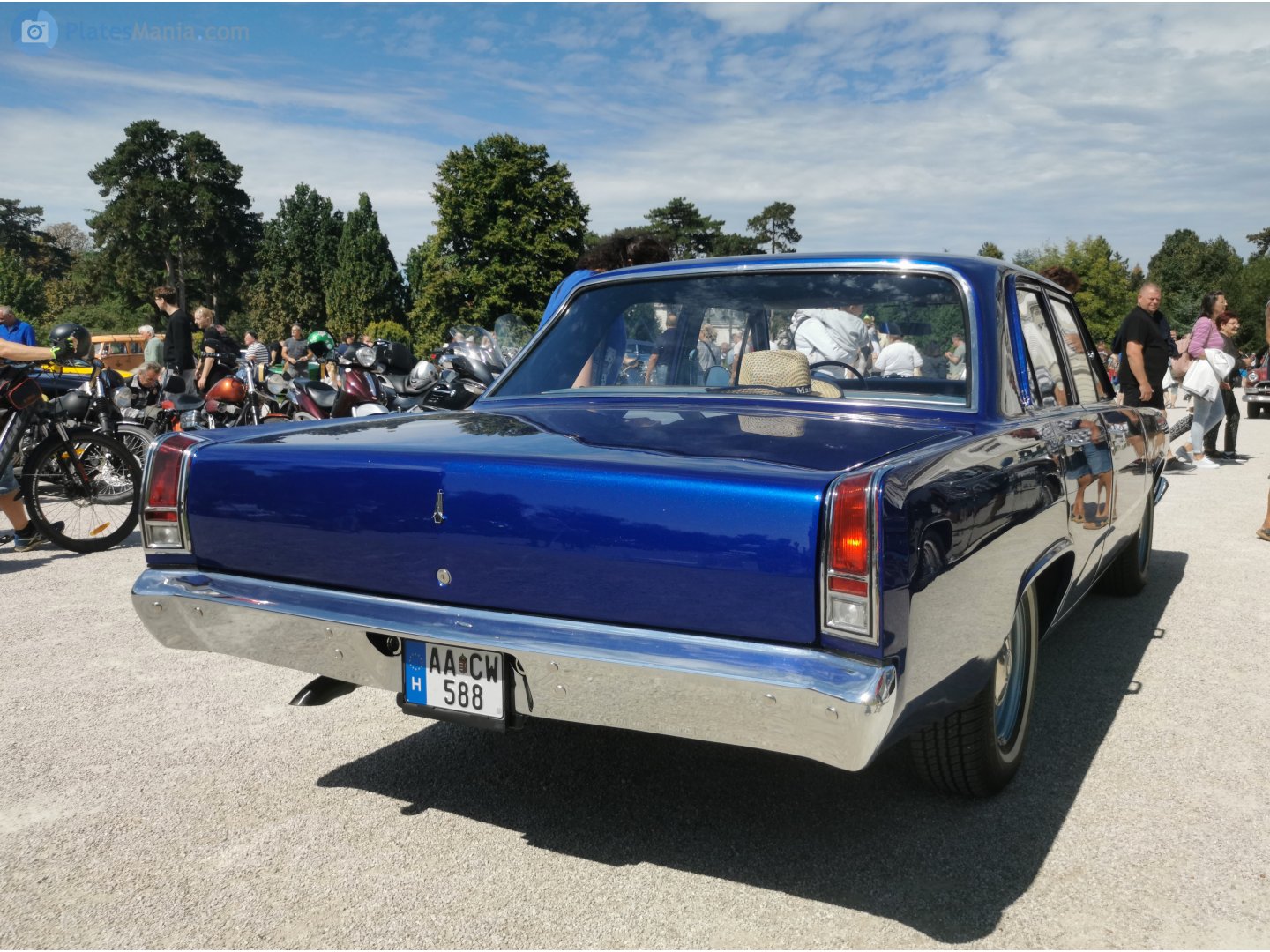 AA CW-588, Plymouth Valiant 3rd gen 1967 4-door Sedan (CV1/CV2; A-body), 1966–1967