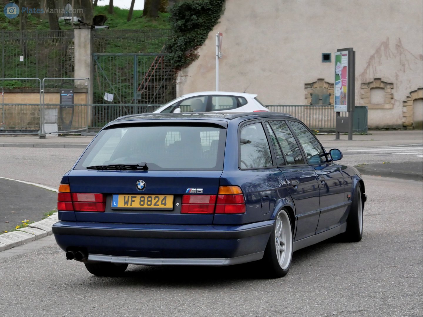 WF 8824, BMW M5 2nd gen Touring (E34), 1988–1995