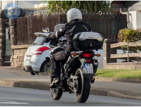 EF ER 11 (03/10), Suzuki V-Strom