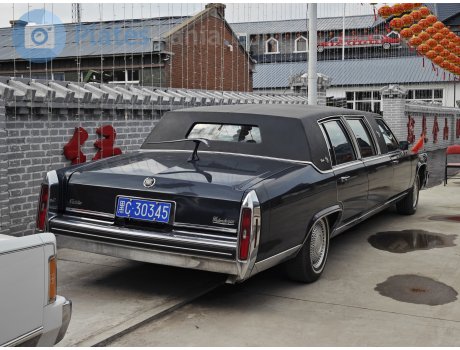 黑C·30345, Cadillac Brougham