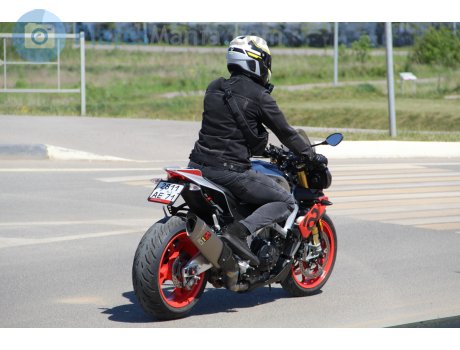 2811 ае 71, Aprilia Tuono