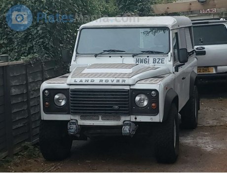 MW61 BZE, Land Rover Defender
