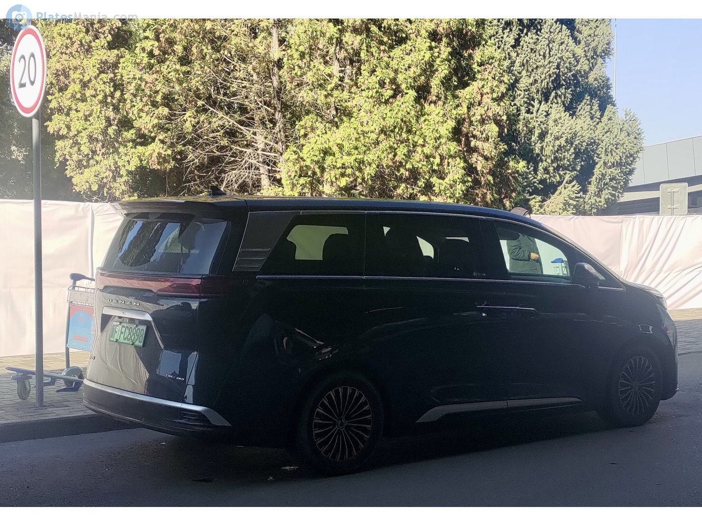 新F·FC8898, Denza (Tengshi) D9 1st gen EV, 2023–