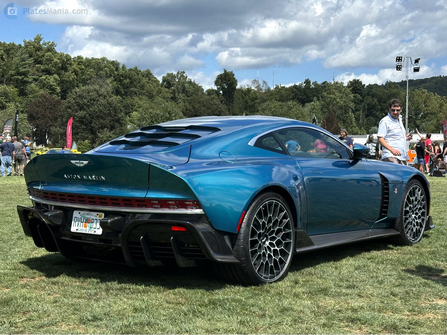 RVH B33, Aston Martin Valour 