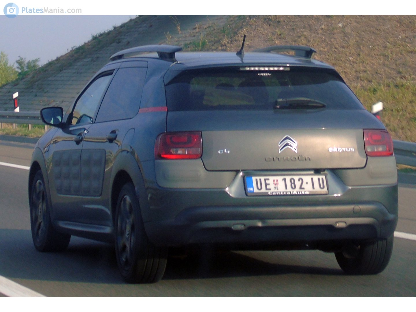 UE 182-IU, Citroёn C4 Cactus 1st gen (E3), 2014–2018