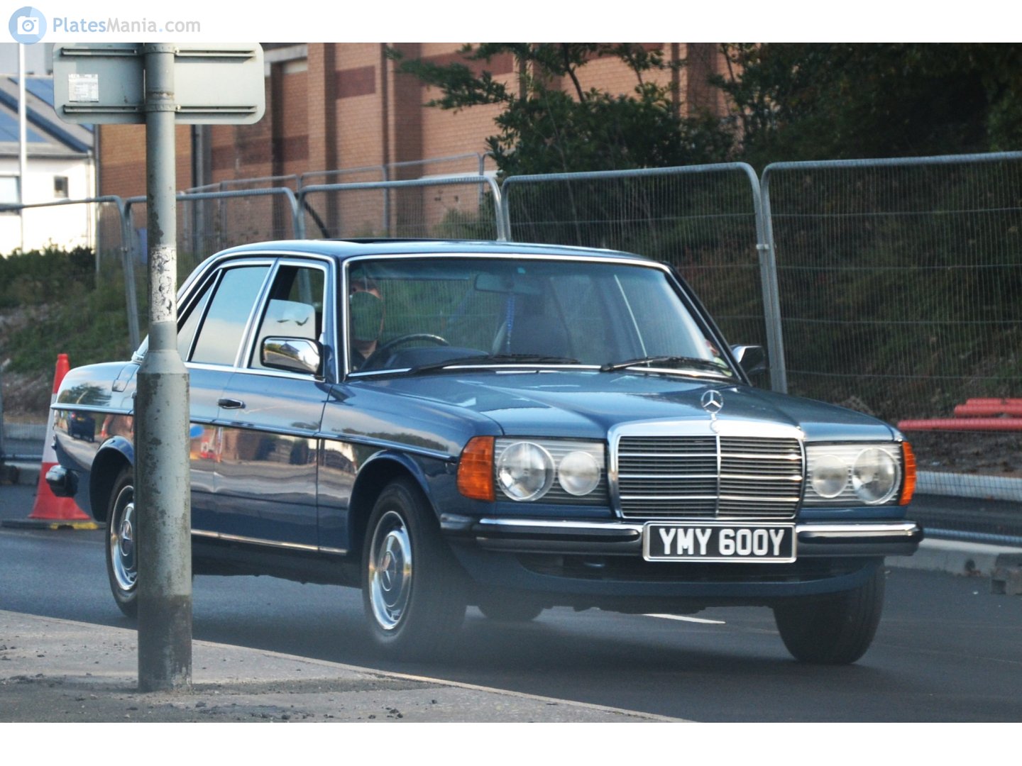YMY600Y, Mercedes-Benz E-Klasse 200–300 Sedan (W123), 1975­–1986