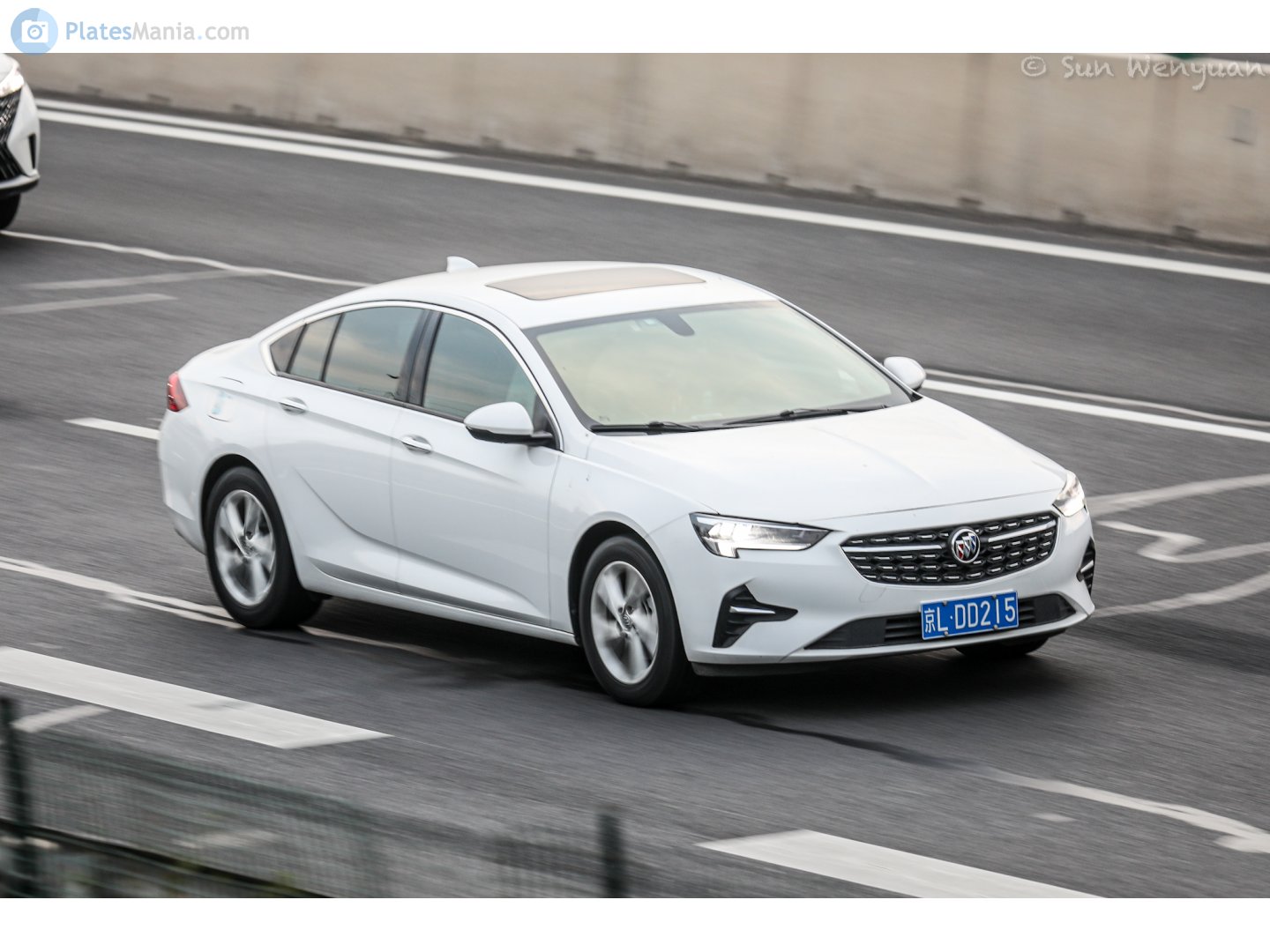 京L·DD215, Buick Regal 6th gen Sedan/Sportback (E2XX), 2017–2023 (–2020 for NA-market)