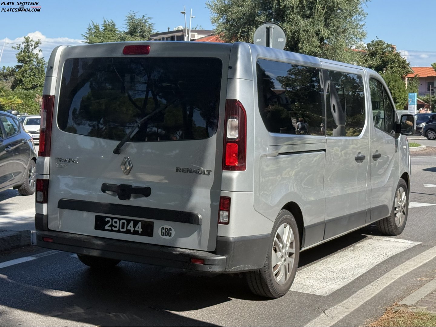 29044, Renault Trafic 3rd gen (X82), 2014–2021