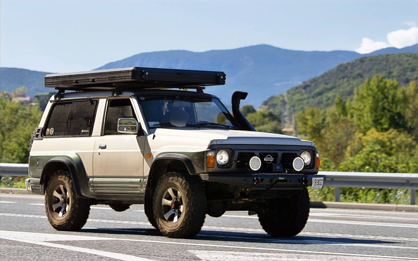 B 9032, Nissan Patrol 4th gen 3-door SUV (Y60), 1987–1997