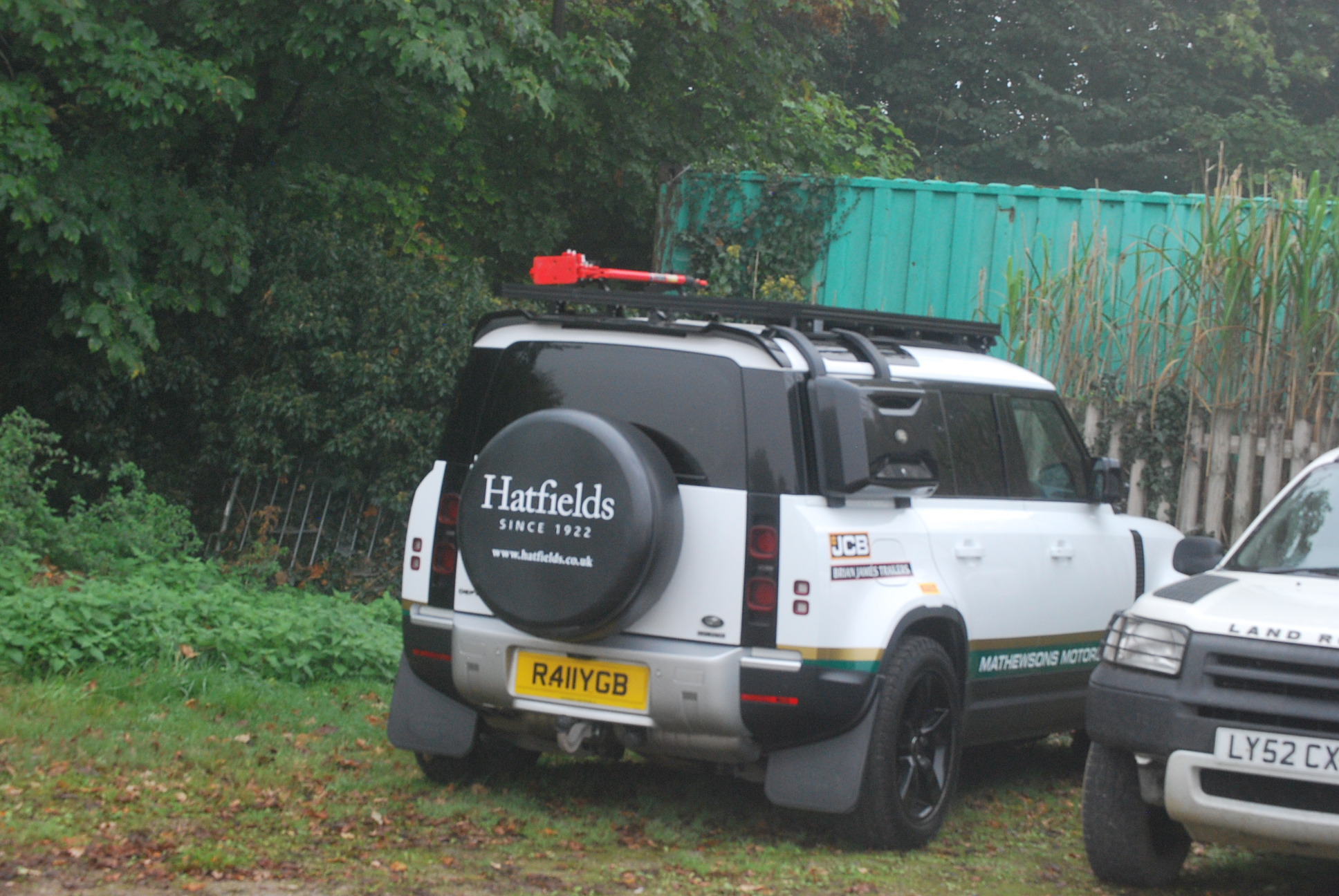 R411YGB, Land Rover Defender 2nd gen 110