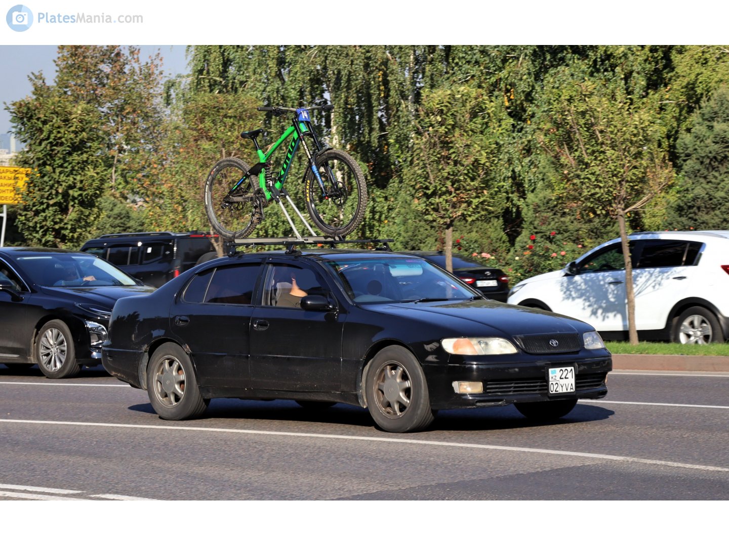 221 YVA 02, Toyota Aristo 1st gen (S140), 1991–1997
