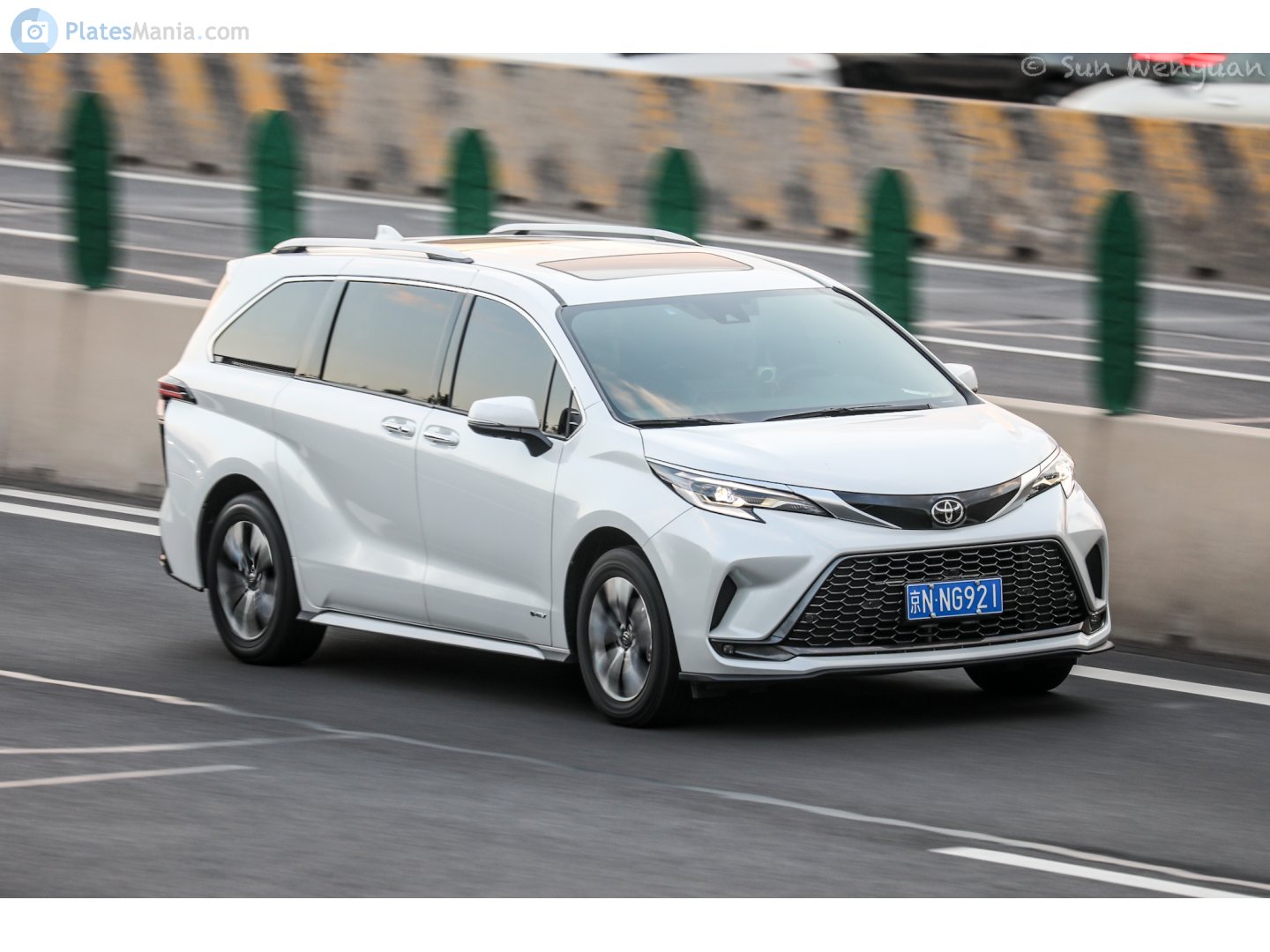 京N·NG921, Toyota Granvia 2nd gen (XL40; CN-market), 2022–