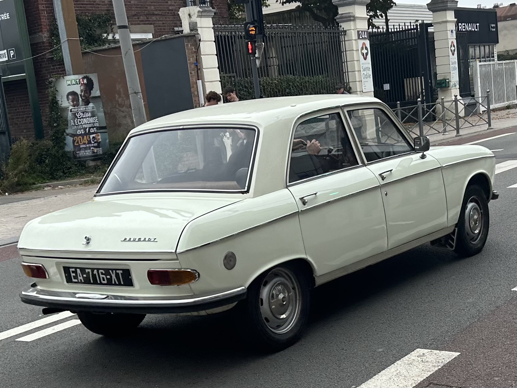 EA-716-XT, Peugeot 204 1st gen Berline (D10), 1965–1976