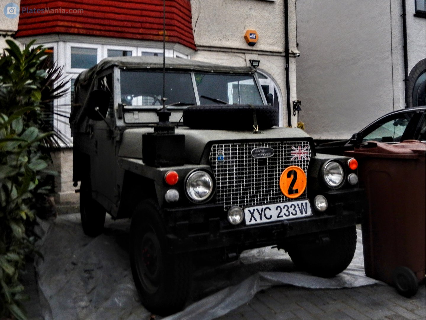 XYC233W, Land Rover Lightweight 1st gen (Series IIA/III), 1968–1984