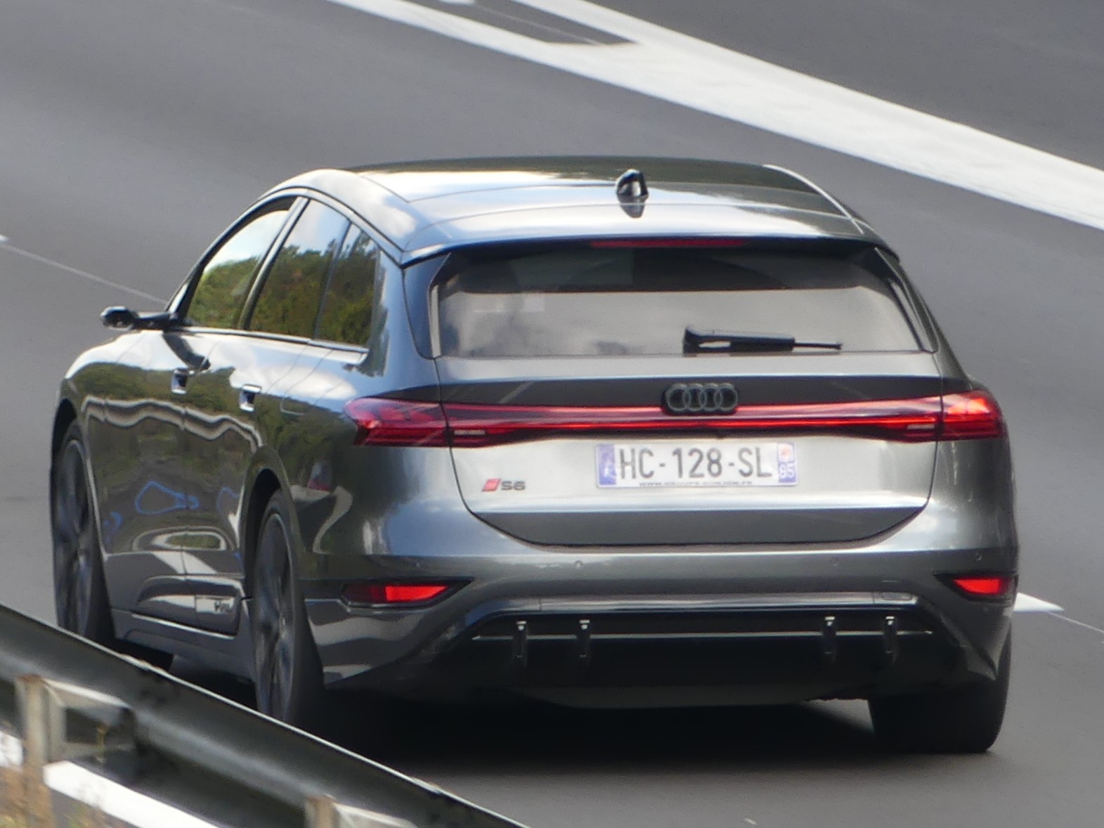 HC-128-SL, Audi S6 6th gen e-tron Avant, 2024–