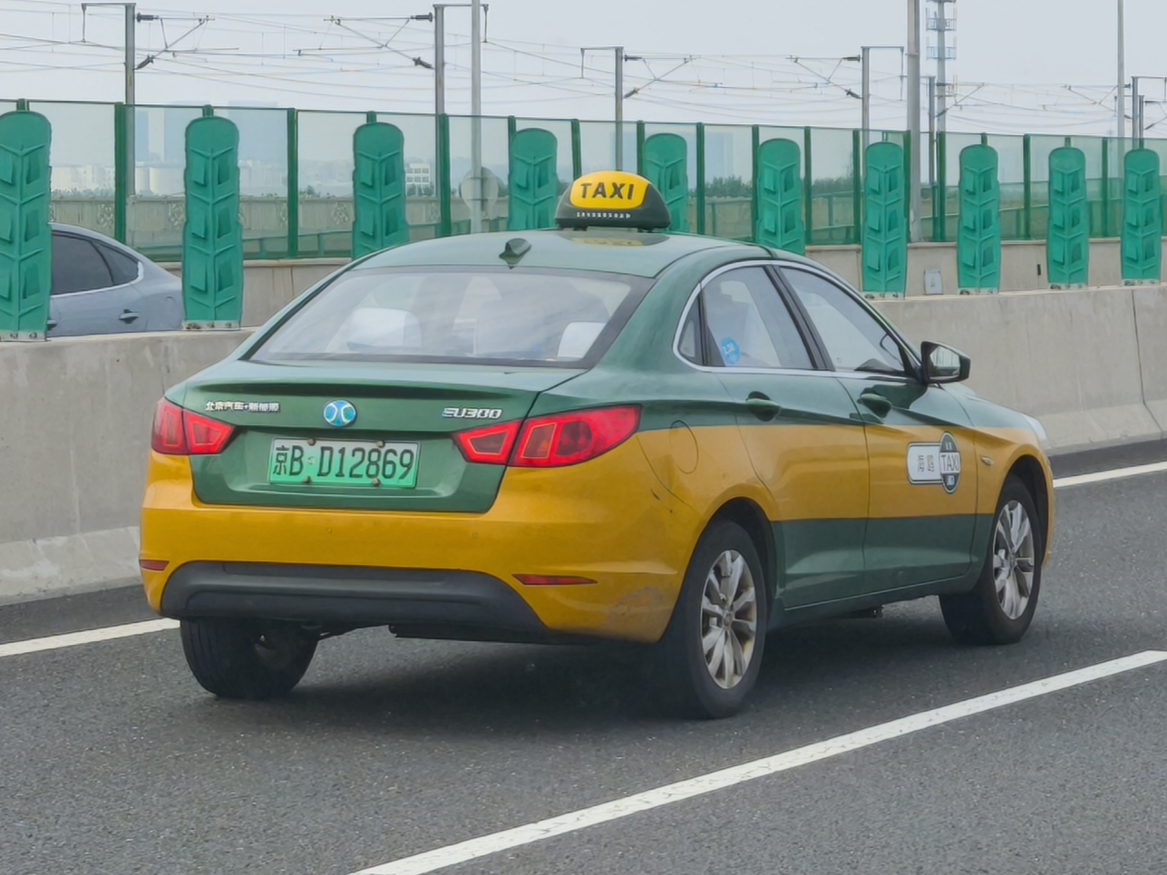 京B·D12869, BJEV EU-Series EU260/EU300/EU400, 2016–2021