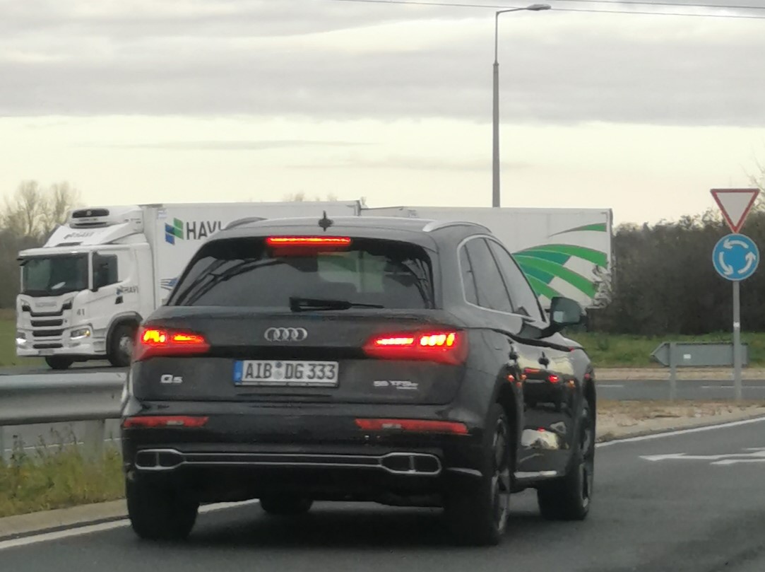 AIB DG 333, Audi Q5 2nd gen SUV (FYB), 2017–2020