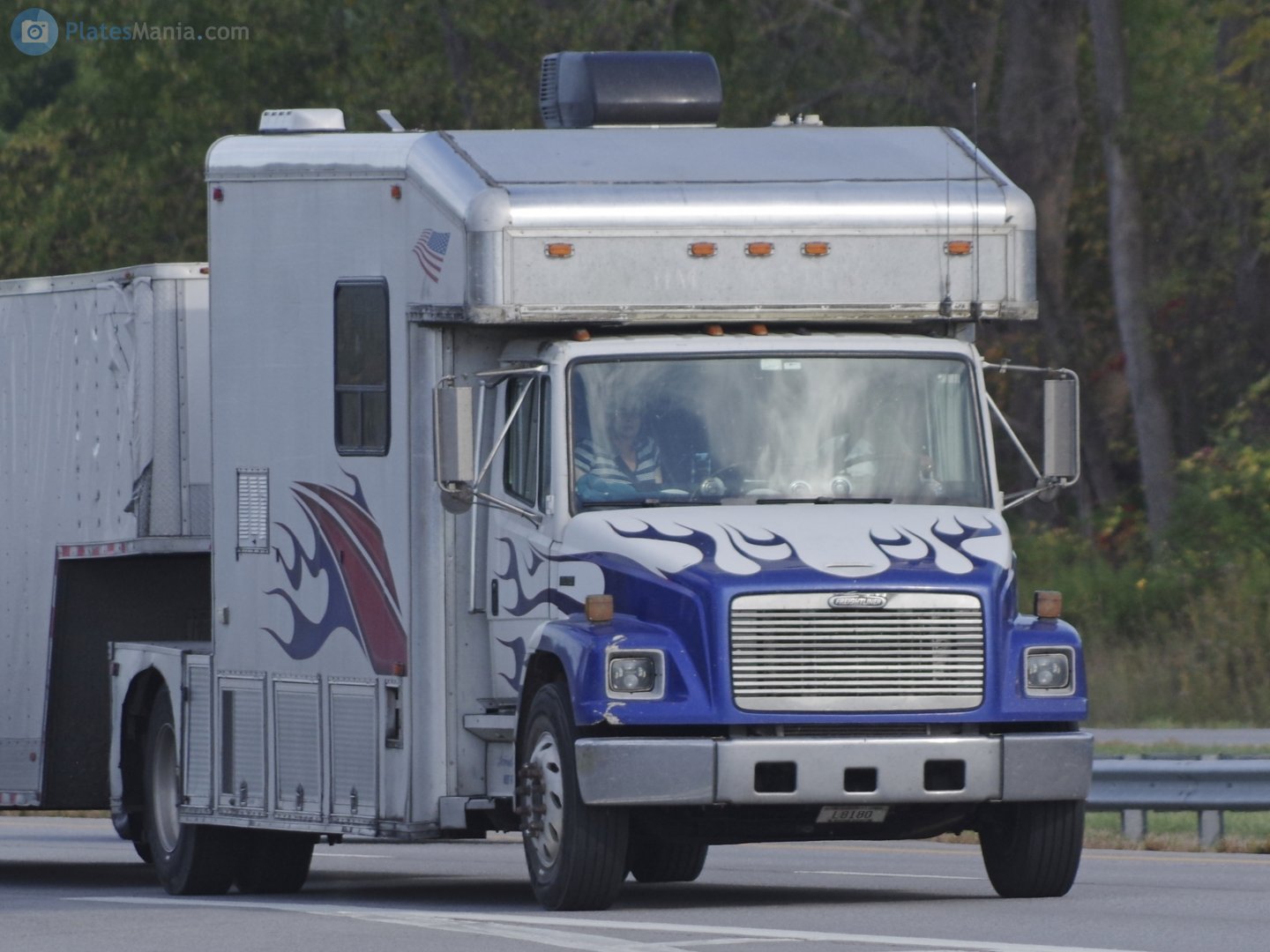 L8180, Freightliner FL-Series 