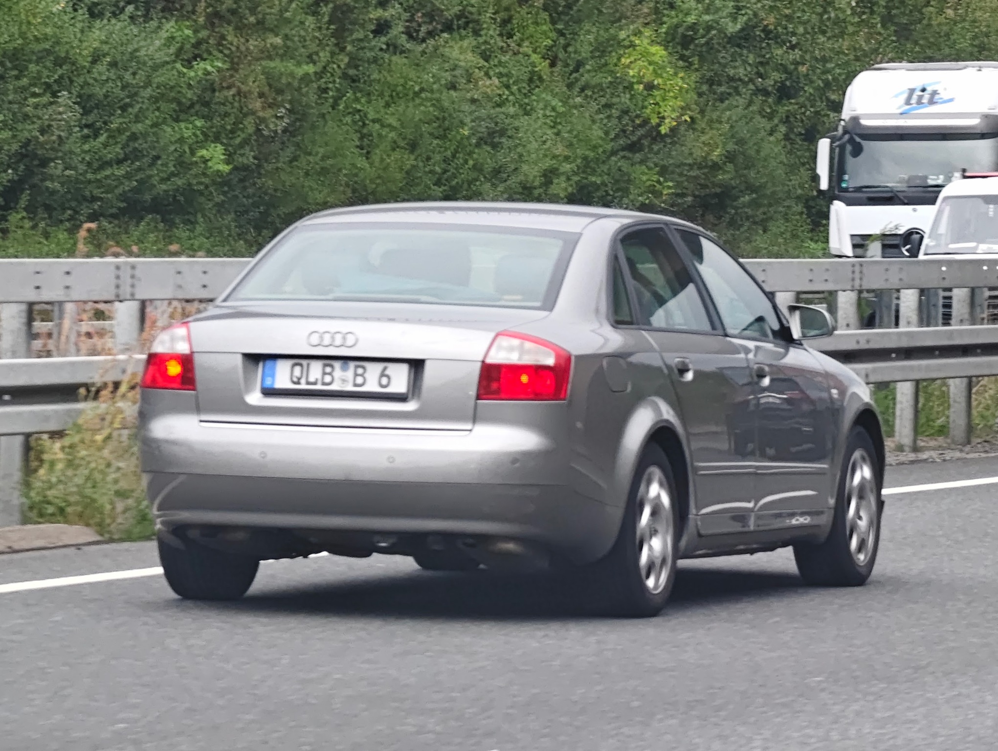 QLB B 6, Audi A4 2nd gen Sedan (B6/8E2), 2000–2004
