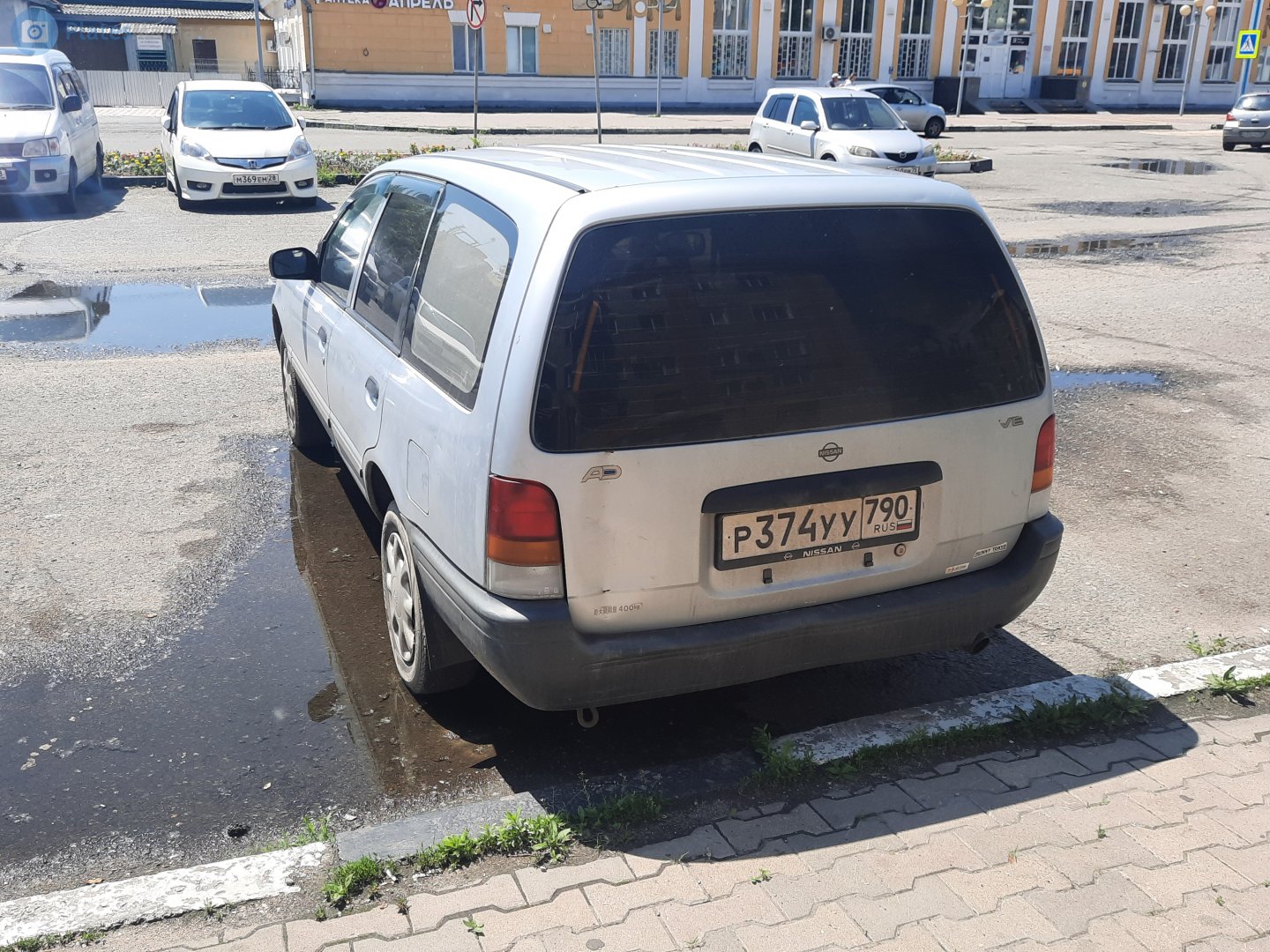 р 374 уу 790, Nissan AD 2nd gen (Y10), 1990–1999