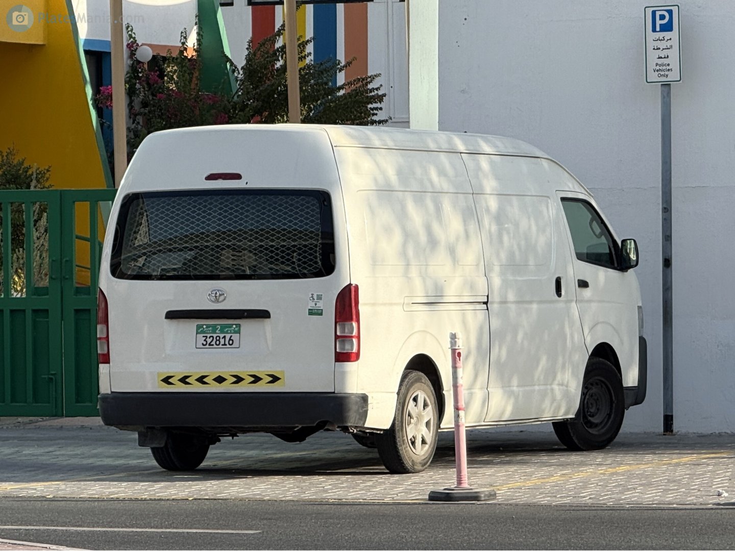 2 32816, Toyota HiAce 
