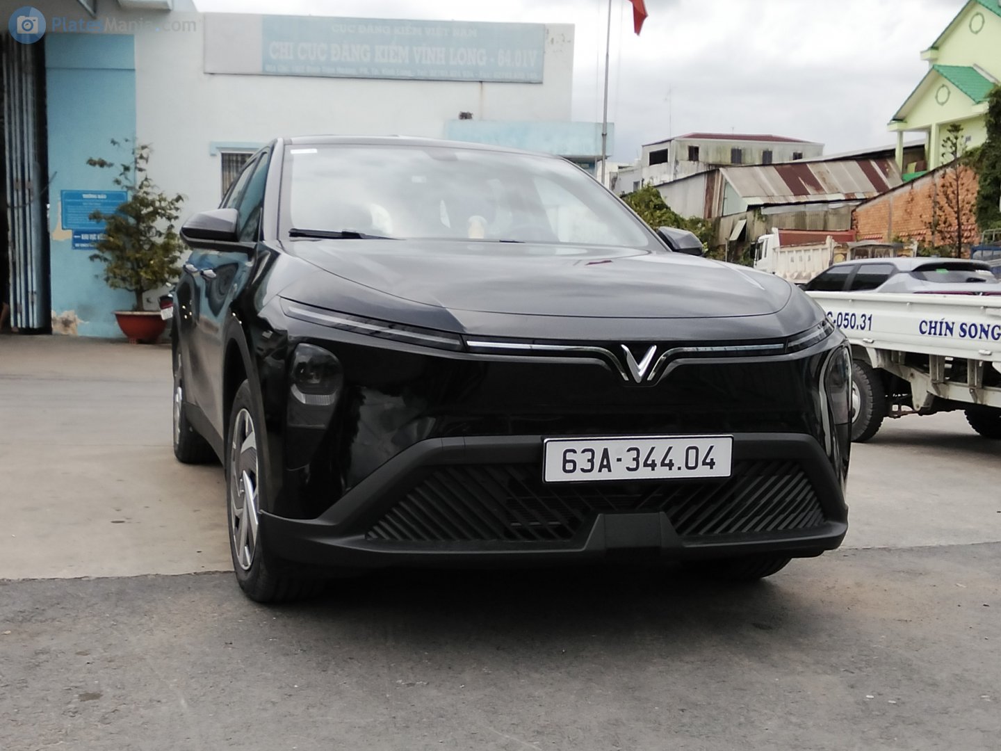 63A-344.04, VinFast Limo Green 