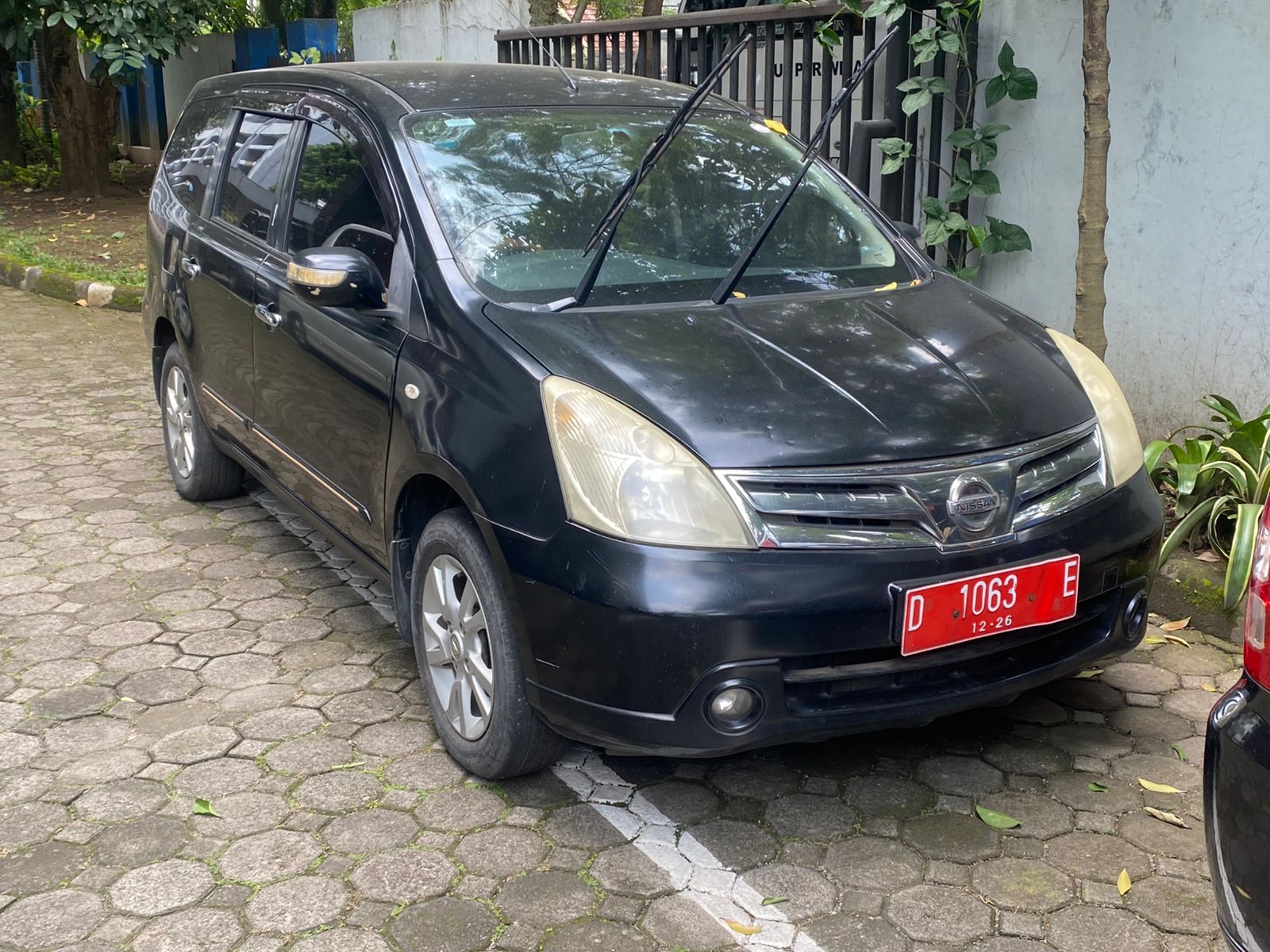 D 1063 E, Nissan Livina 1st gen Grand Livina (Geniss) (L10), 2006–2015