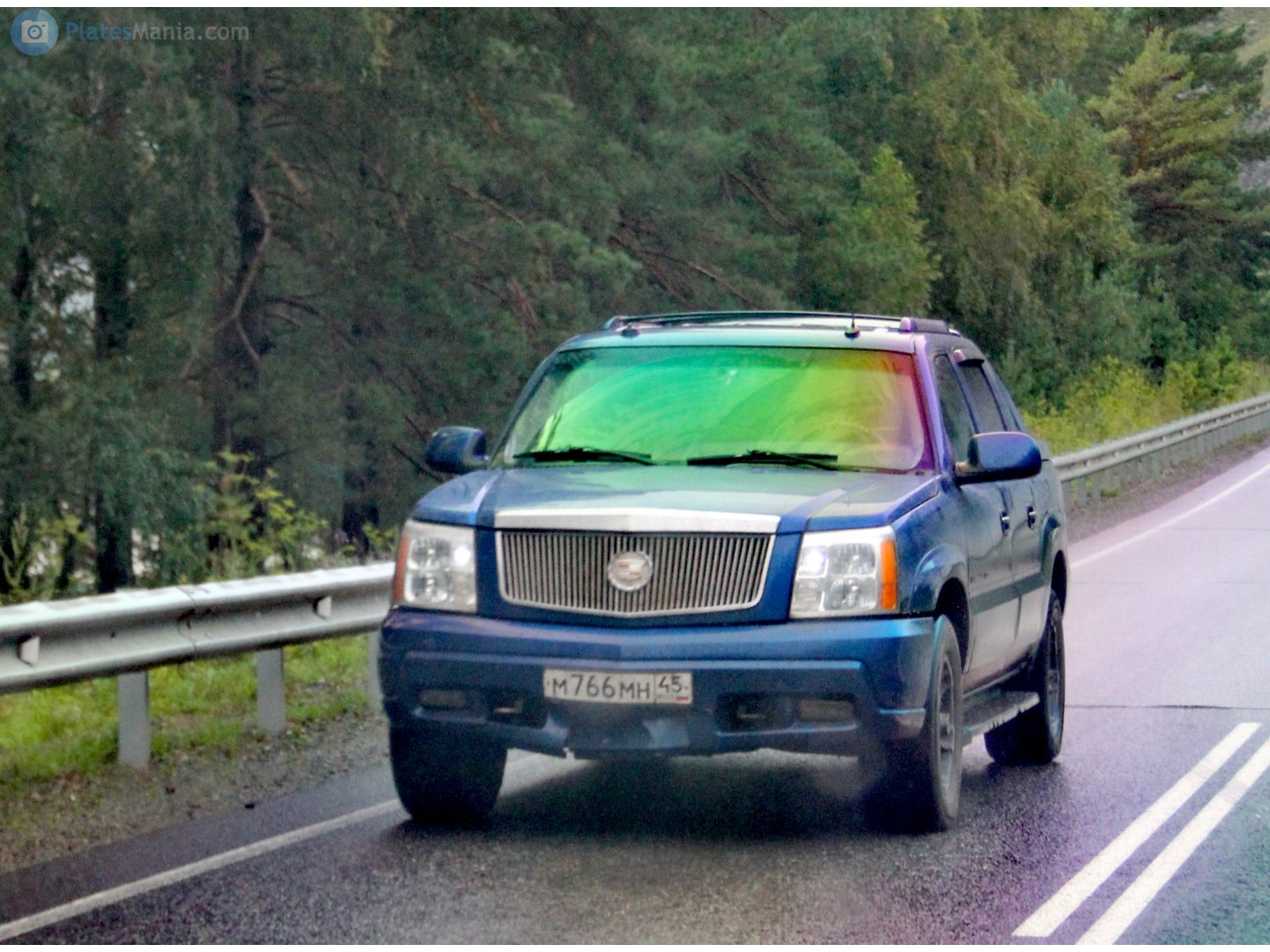 м 766 мн 45, Cadillac Escalade 2nd gen EXT (GMT806), 2001–2006