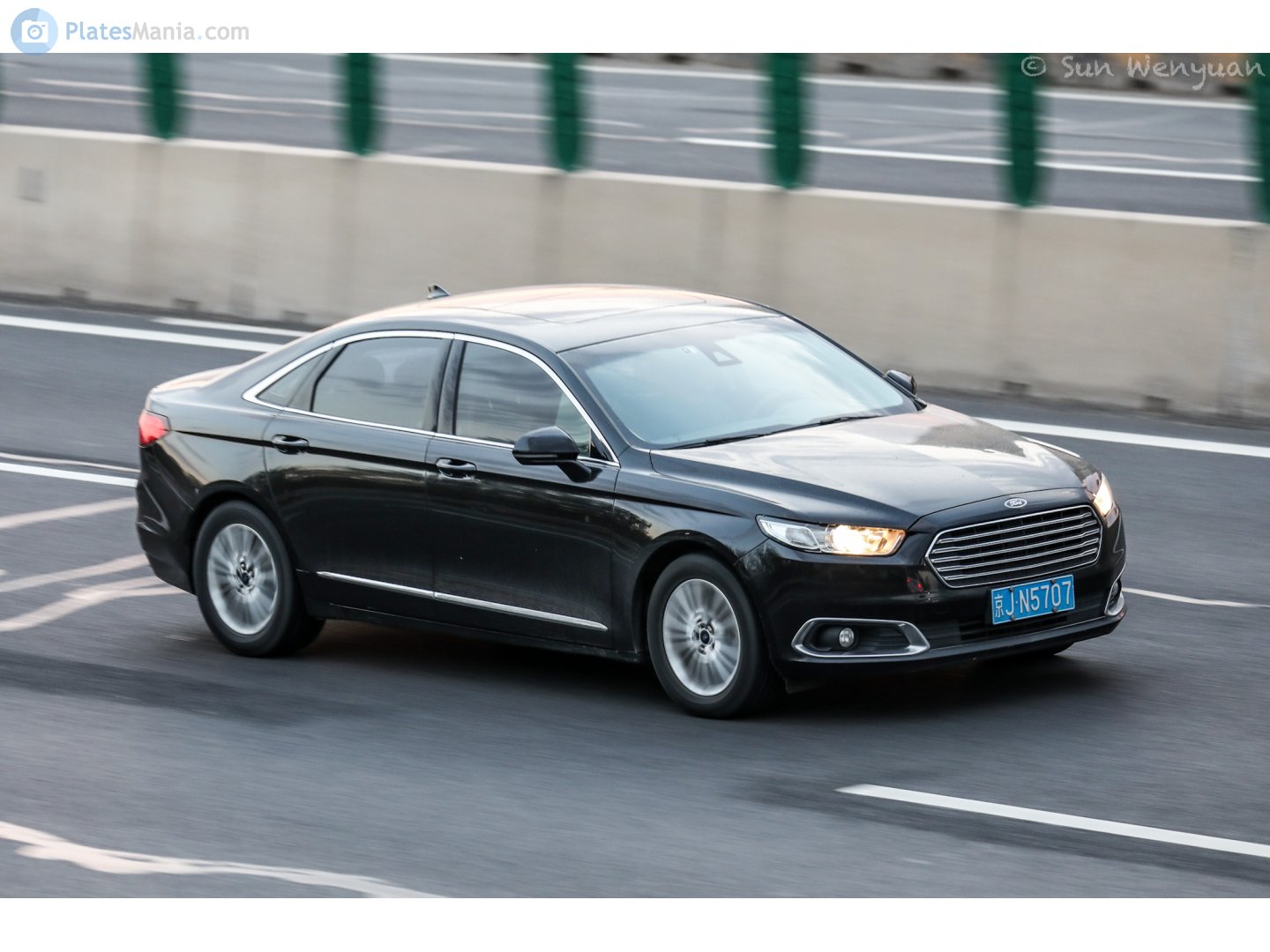 京J·N5807, Ford Taurus 7th gen (D568; CN-market), 2015–2019