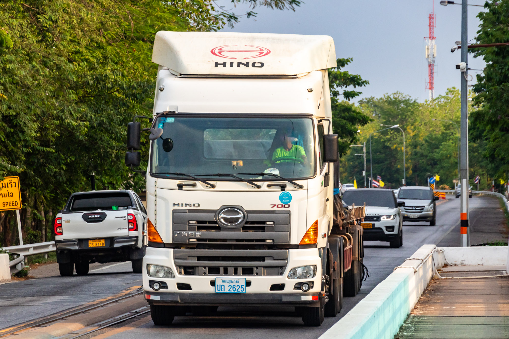 ບຄ 2625, Hino 700 Series 