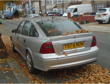 Y974 NDN, Vauxhall Vectra