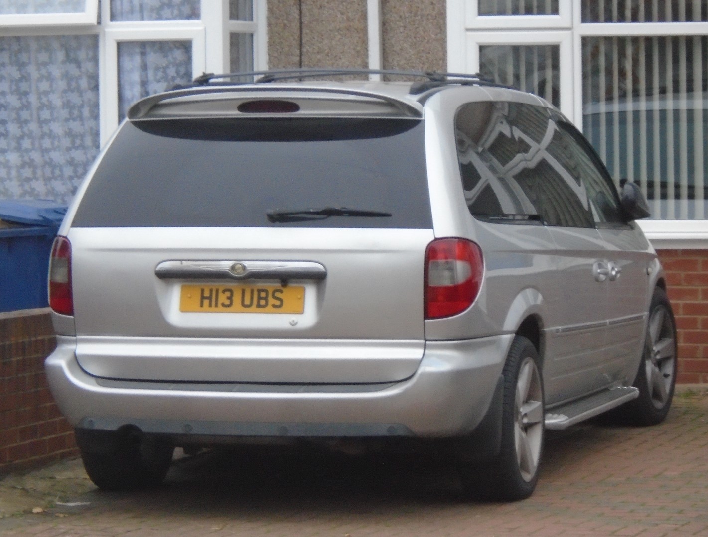 H13UBS, Chrysler Grand Voyager 4th gen (RS), 2000–2007