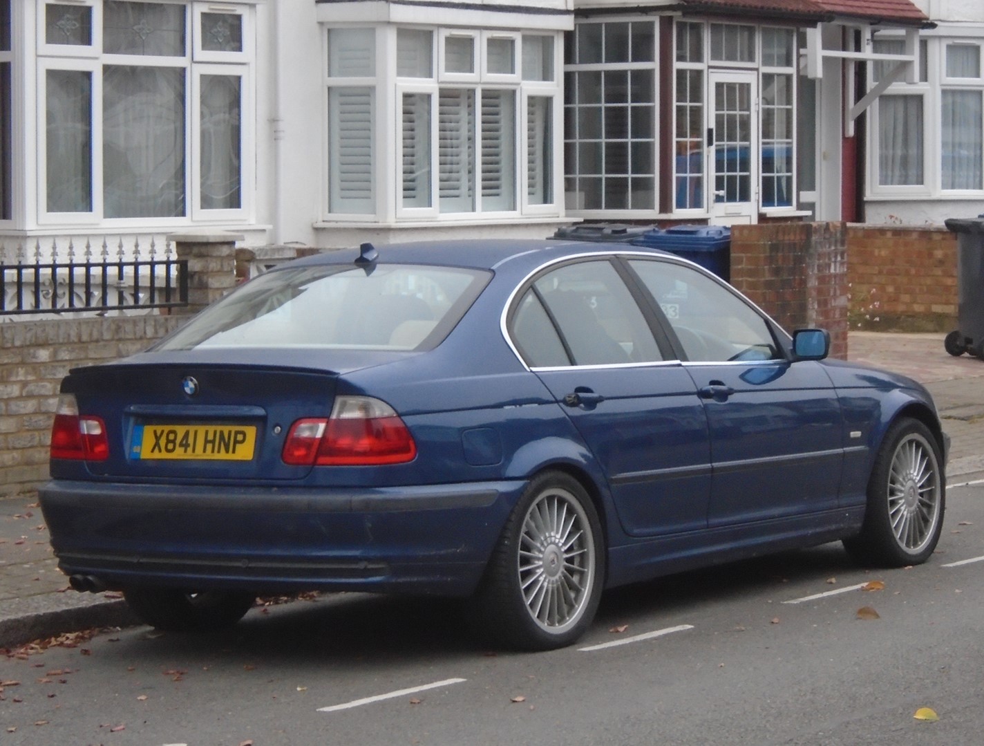 X841HNP, BMW 3 Series 4th gen Sedan (E46), 1998–2005
